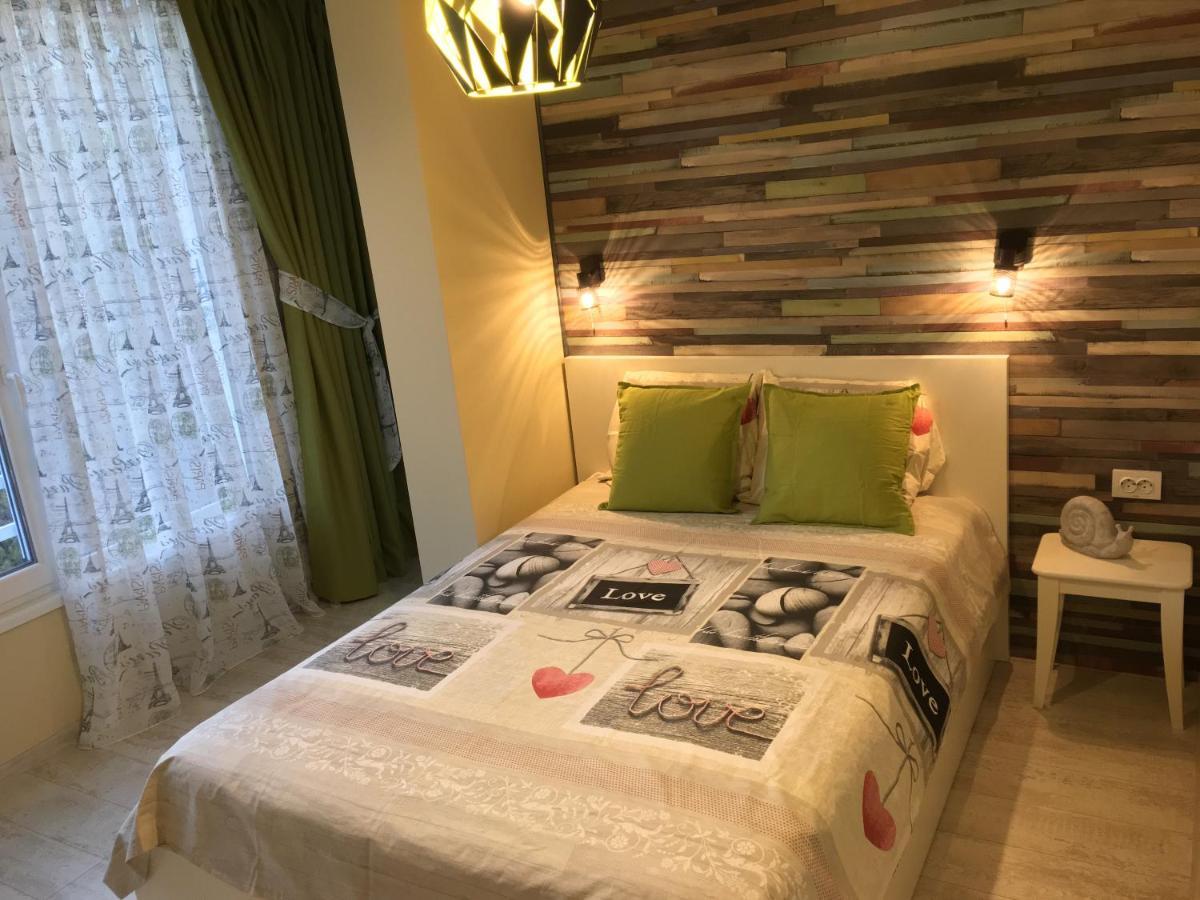 Evergreen Sofia Apartment Bagian luar foto