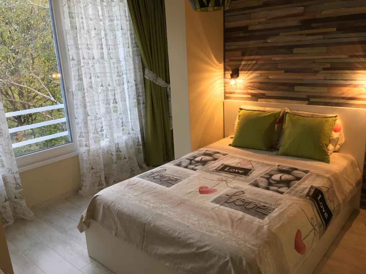 Evergreen Sofia Apartment Bagian luar foto